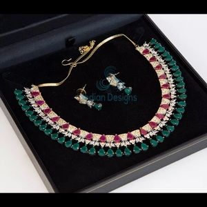 Choker style necklace set
